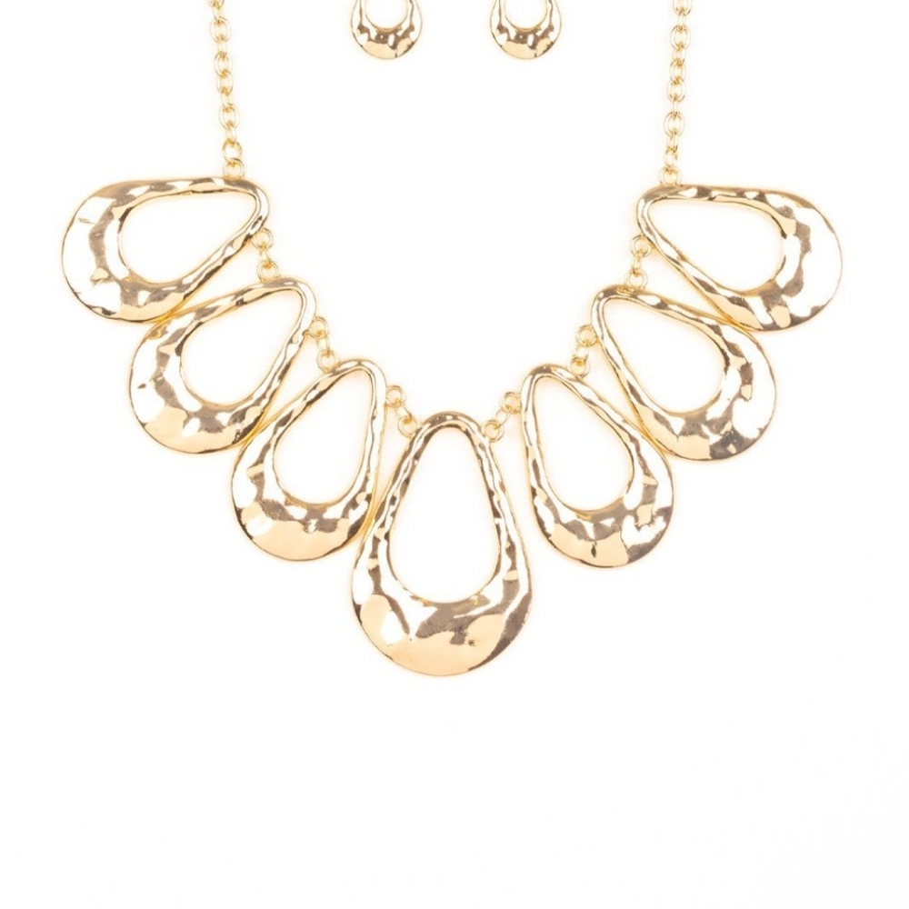 Paparazzi Radiant Gold Teardrop Necklace Set Teardrop Envy Gold Fashion Jewelry